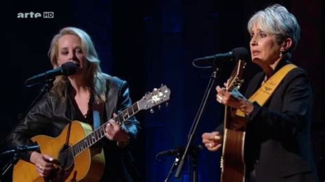 Catch the Wind (Donovan cover) with Mary Chapin Carpenter - Joan Baez (live) - video Dailymotion