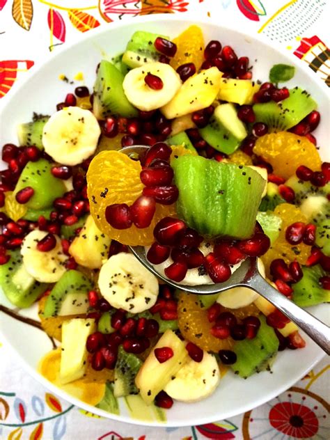 Pomegranate Winter Fruit Salad Recipe – Easy and Festive! – Melanie Cooks