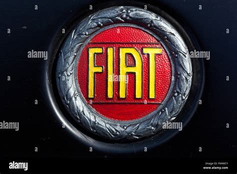 Older car logo Fiat sign Stock Photo: 91691515 - Alamy