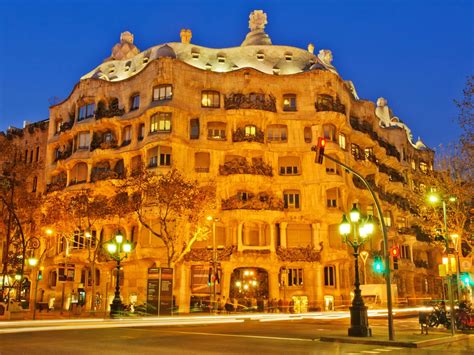 Casa Mila (La Pedrera), Barcelona, Spain - Map, Facts, Location, Guide