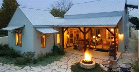 Small Cabin Wins The “Best Retirement Home” Award. Take A Peek Inside ...