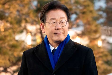 South Korean Politician Recovering After Being Stabbed in Neck