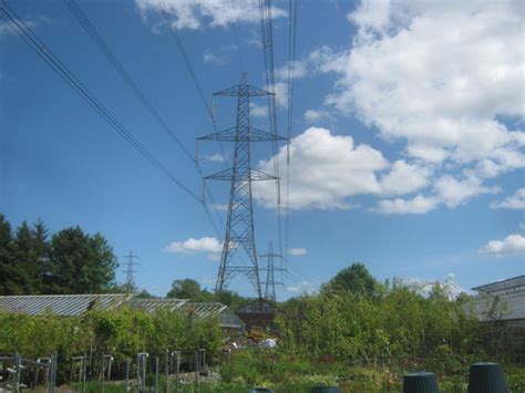 Transmission wires and pylons above... © peter robinson cc-by-sa/2.0 :: Geograph Britain and Ireland