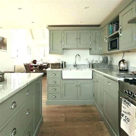 40 Awesome Sage Greens kitchen Cabinets Decorating - Yellowraises | Green kitchen cabinets ...