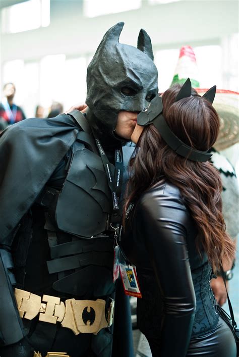 Batman Catwoman Kiss