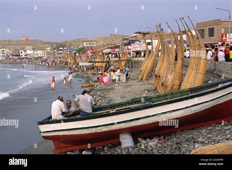 Huanchaco Beach - Huanchaco, La Libertad, PERU Stock Photo - Alamy