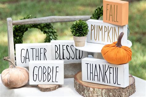 Rae Dunn Inspired Fall Signs - Kippi at Home