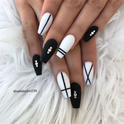 Black and White Nail Designs