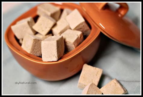 Homemade Marshmallows: A Delicious and Naturally Sweetened Treat!