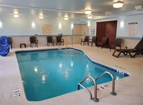 15 Hotels with Indoor Pool in Columbia, SC