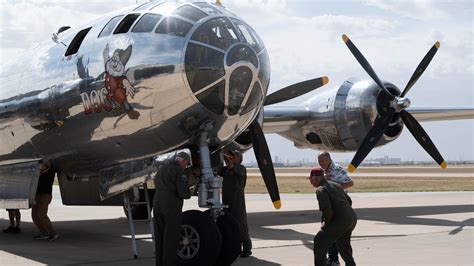 Air museum hosts WWII-era bomber B-29 for ground and flight tours