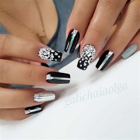 As melhores 31 unhas decoradas com esmalte cinza