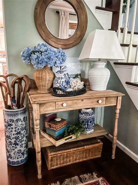 Entryway Table Decor Ideas For A Stunning First Impression - That ...