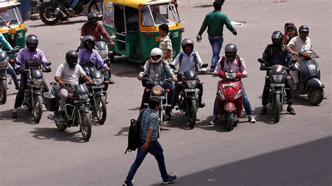 Delhi Transport Strike Updates: Protesters force passengers out of cabs, autos as strike turns ...