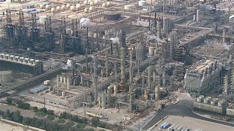 Torrance refinery shut down after unplanned flaring - ABC7 Los Angeles