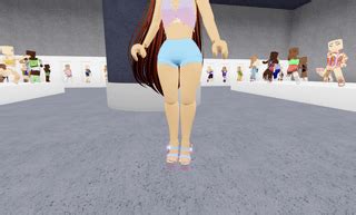 They also reworked SMF heels :) : r/RoyaleHigh_Roblox