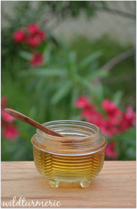 5 Top Ways To Use Raw Honey To Treat Acne & Acne Scars On Face - Wildturmeric