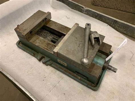 Milling Machine Vise - Gavel Roads Online Auctions