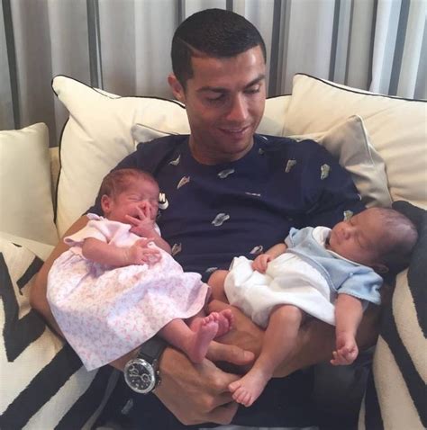 Cristiano Ronaldo's Family: Wife, 4 Kids, Siblings, Parents - BHW