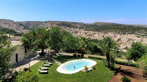 7 AMAZING VILLAS WITH POOL IN SOUTH-EAST SICILY | Isula Travel