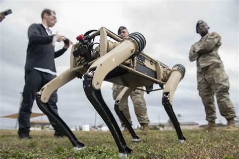 Robot Dogs With Assault Rifles Unveiled at AUSA 2021 Convention