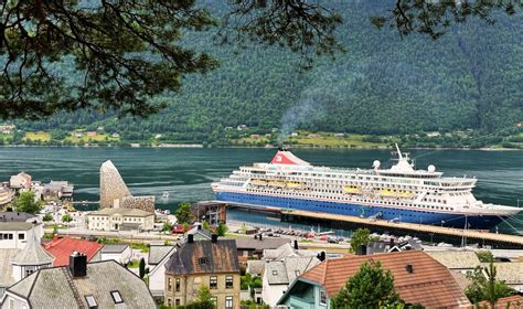 How to Plan the Ultimate Norwegian Fjords Cruise - Life in Norway