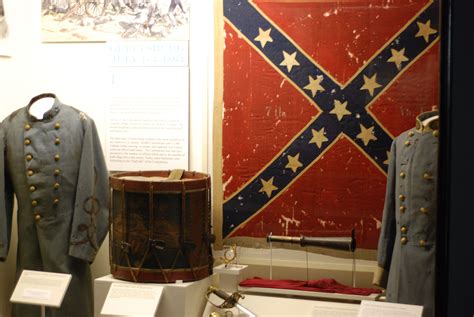 Battle flag of the 7th Virginia captured at Gettysburg 7/3/1863. Now resides at the MOC. | Civil ...