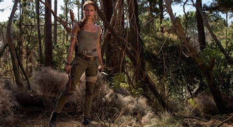 Tomb Raider: Las aventuras de Lara Croft - Trailer subtitulado