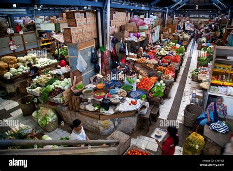 Traditional market indonesia hi-res stock photography and images - Alamy