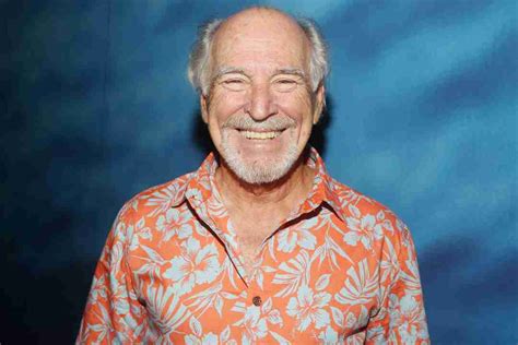 Is Jimmy Buffett Married? Wife, Family, Age, Net Worth, Wiki