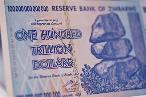 New Zimbabwe Notes Stir Memory of 500,000,000,000% Inflation - Bloomberg