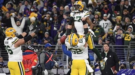 Green Bay Packers wide receiver Davante Adams shows off mastery footwork on TD catch in flat