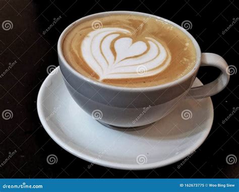 Coffee Latte Art Heart Shape Stock Image - Image of plate, latte: 162673775