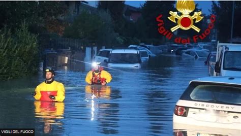 Storms and floods ravage Tuscany leaving six dead