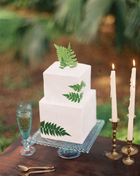 Go Green With These Wedding Cakes Decorated with Fresh Ferns