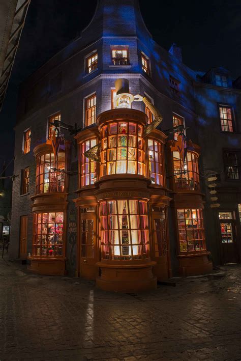 Now Open: Diagon Alley Photos and New Interactive Wands #diagonalley - Classy Mommy