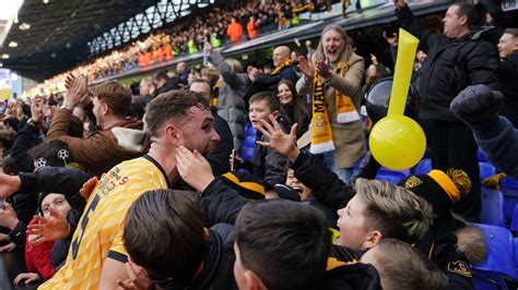 Non-League Maidstone United stun Ipswich Town in huge FA Cup upset | UK News | Sky News