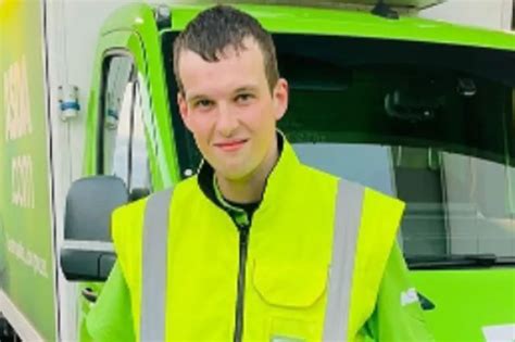 ASDA delivery driver finds 90-year-old sat in the dark and goes viral ...