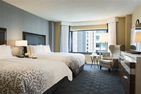 Downtown Chicago Hotel Rooms and Suites | Renaissance Chicago Downtown ...