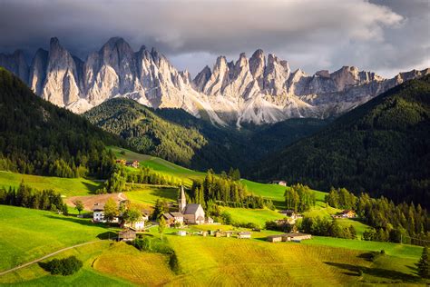 **Breathtaking Dolomites: A Stunning HD Wallpaper of Italy's ...