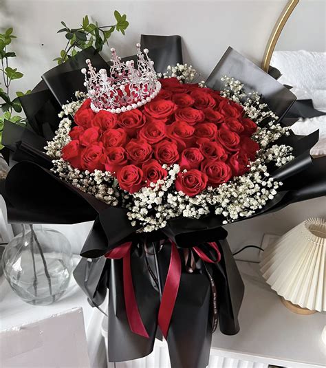 52 Roses Valentine’s Bouquet