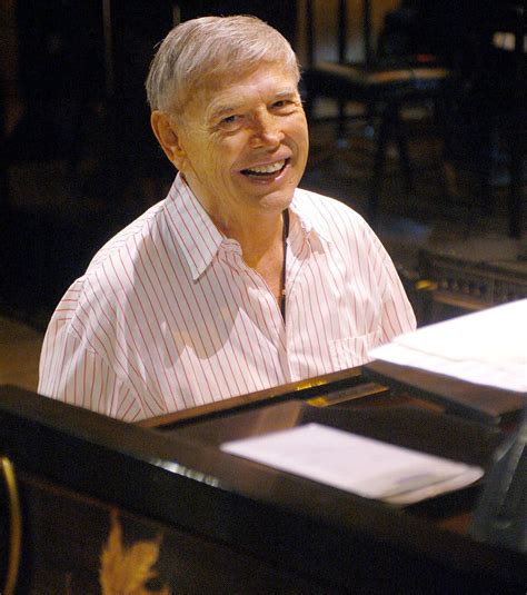 Roger Williams, Pianist Known for Sentimental Songs, Dies at 87 - The New York Times