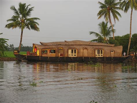 Amazing Kerala Houseboats Photos Wallpapers