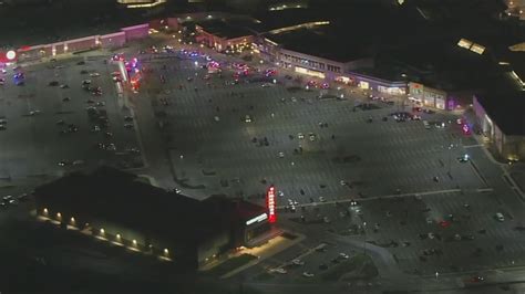 3 shot, 5 injured at Christiana Mall in Christiana, New Castle County, Delaware; Delaware State ...