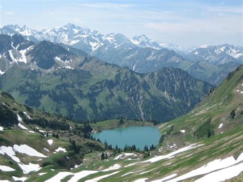 Vue de la 1ère station en revenant de la seconde station. - Picture of ...