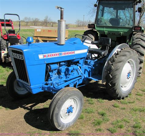 1972 Ford 3000 tractor in Vinita, OK | Item 3540 sold | Purple Wave