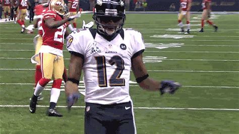 Jacoby Jones honors Ray Lewis doing what he does best...dancing - click for gif | Ray lewis ...