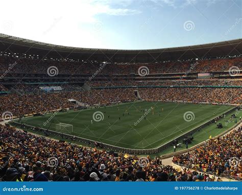 FNB Stadium Packed To Capacity Editorial Stock Photo - Image of wing ...