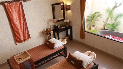 Orchid Lulur Package (Relaxing Body Scrub And Massage) | Trambellir