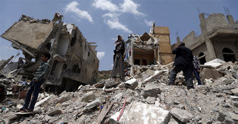 Saudi-led air strikes in Yemen are war crimes, says Human Rights Watch